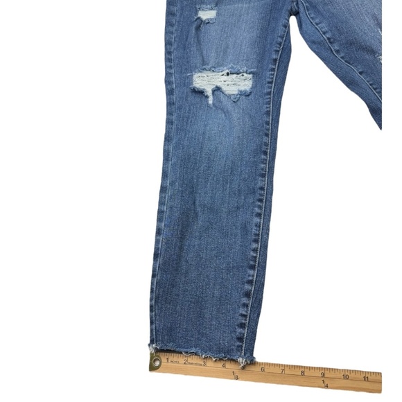 Judy Blue Mid Rise Vintage Relaxed Fit Cropped Distressed Raw Hem Jeans 11/30 - Picture 13 of 16